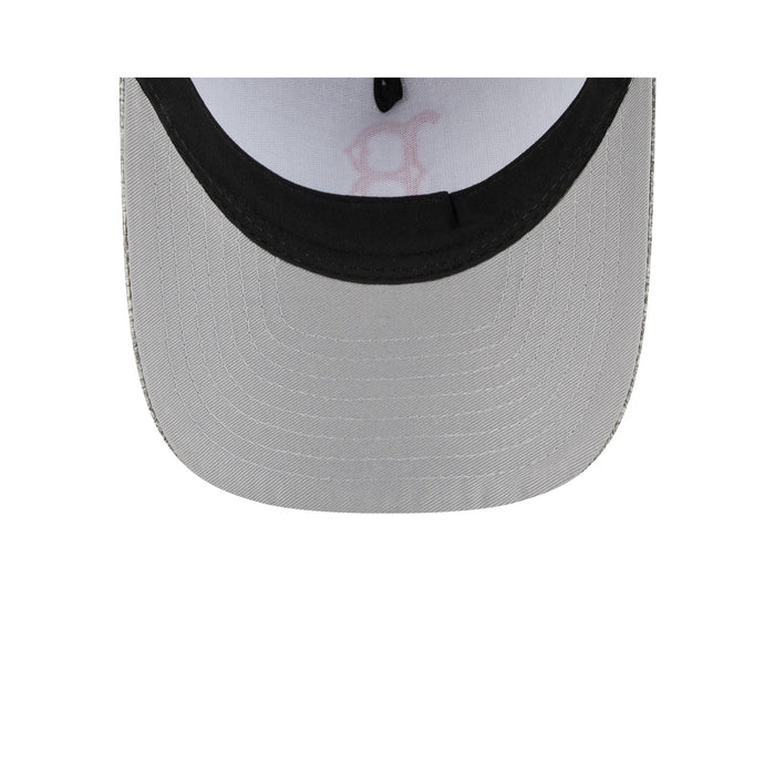 https://cdn.shopify.com/s/files/1/0601/2554/4675/files/60641019_9FORTYMCAF_COTTONWEAVE_BOSRED_GRA_UV.jpg?v=1741121222