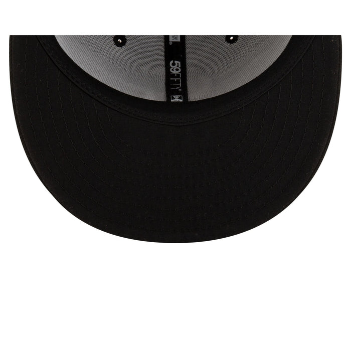 https://cdn.shopify.com/s/files/1/0601/2554/4675/files/60757600_59FIFTY_MLB255950CHIWHI125ANNALT25_CHIWHI_BLK_UV.jpg?v=1744202329