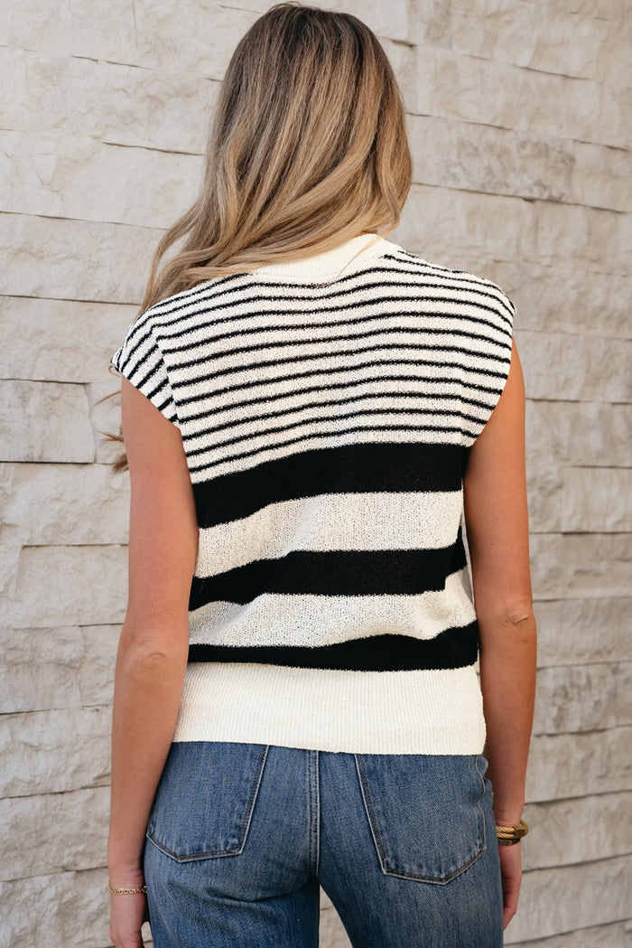 Black white Striped O Neck Sweater Vest 🇺🇸