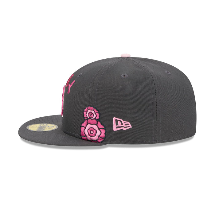 https://cdn.shopify.com/s/files/1/0601/2554/4675/files/60675086_59FIFTY_5950DIADEMUERTOSBOSREDGRH_BOSRED_GRH_LSIDE.jpg?v=1760635754