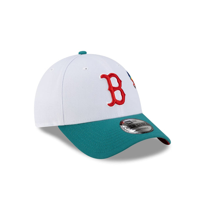 https://cdn.shopify.com/s/files/1/0601/2554/4675/files/60768780_9FORTY_CITY_ELEMENTS_25_BOSRED_WHI_3QR.jpg?v=1760708216
