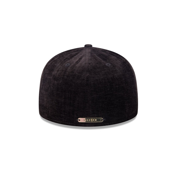 https://cdn.shopify.com/s/files/1/0601/2554/4675/files/60750859_59FIFTY_5950DAY595027040_BOSRED_BLK_R.jpg?v=1745502722