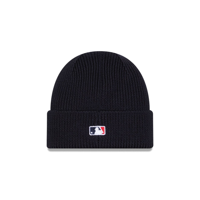 https://cdn.shopify.com/s/files/1/0601/2554/4675/files/60758362_KNITBEANIE_SKULLKNIT26999_BOSRED_OTC_R.jpg?v=1760987476