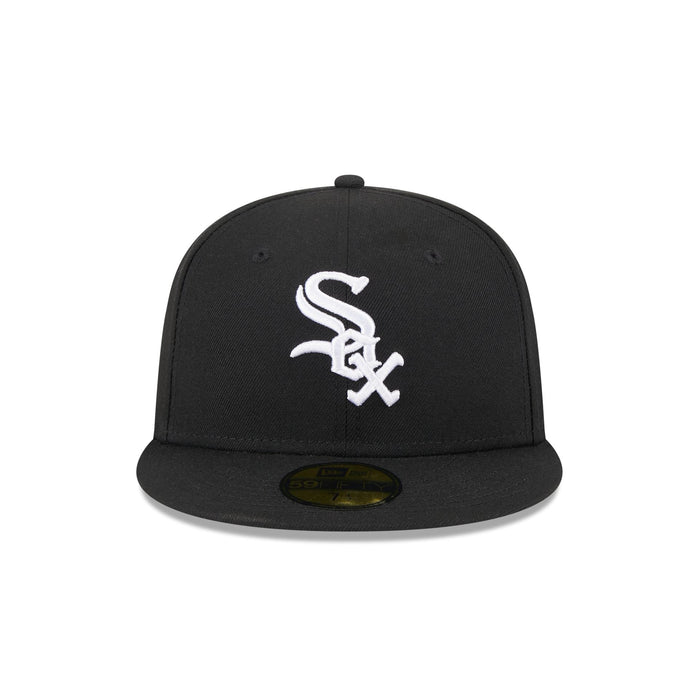 https://cdn.shopify.com/s/files/1/0601/2554/4675/files/60757599_59FIFTY_MLB25ACCHIWHI125ANNGM_CHIWHI_BLK_F.jpg?v=1744202330