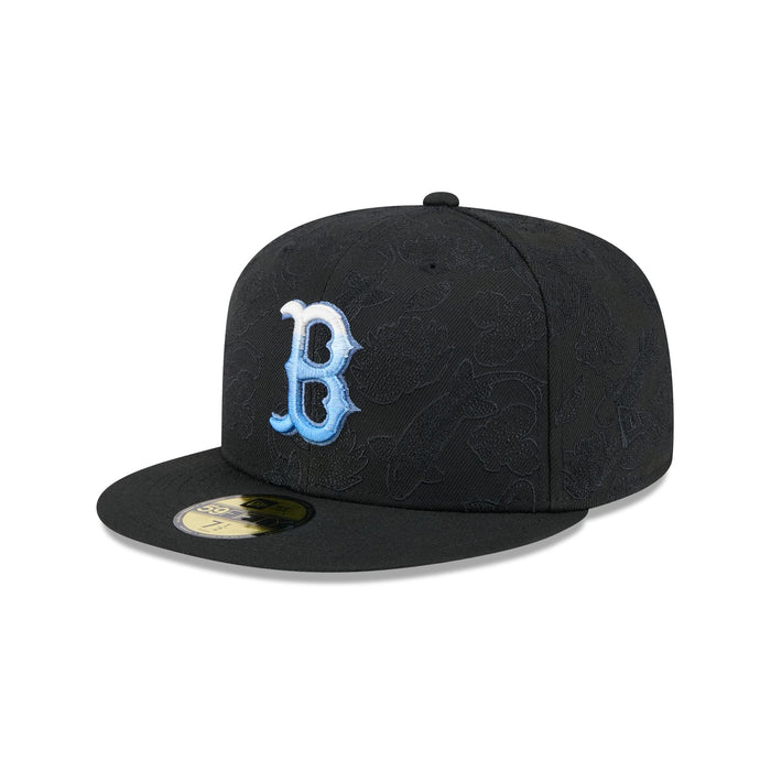 https://cdn.shopify.com/s/files/1/0601/2554/4675/files/60641300_59FIFTY_TONALKOI_BOSRED_BLK_3QL.jpg?v=1739890276