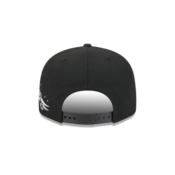https://cdn.shopify.com/s/files/1/0601/2554/4675/files/60573295_9FIFTY_CITYART_CHIWHI_BLK_R.jpg?v=1724420826