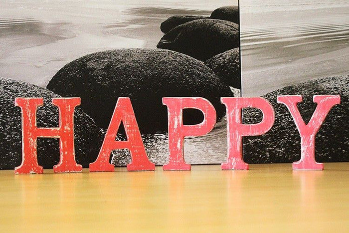 Shabby Chic Letters Red Wash  - HAPPY 🇬🇧