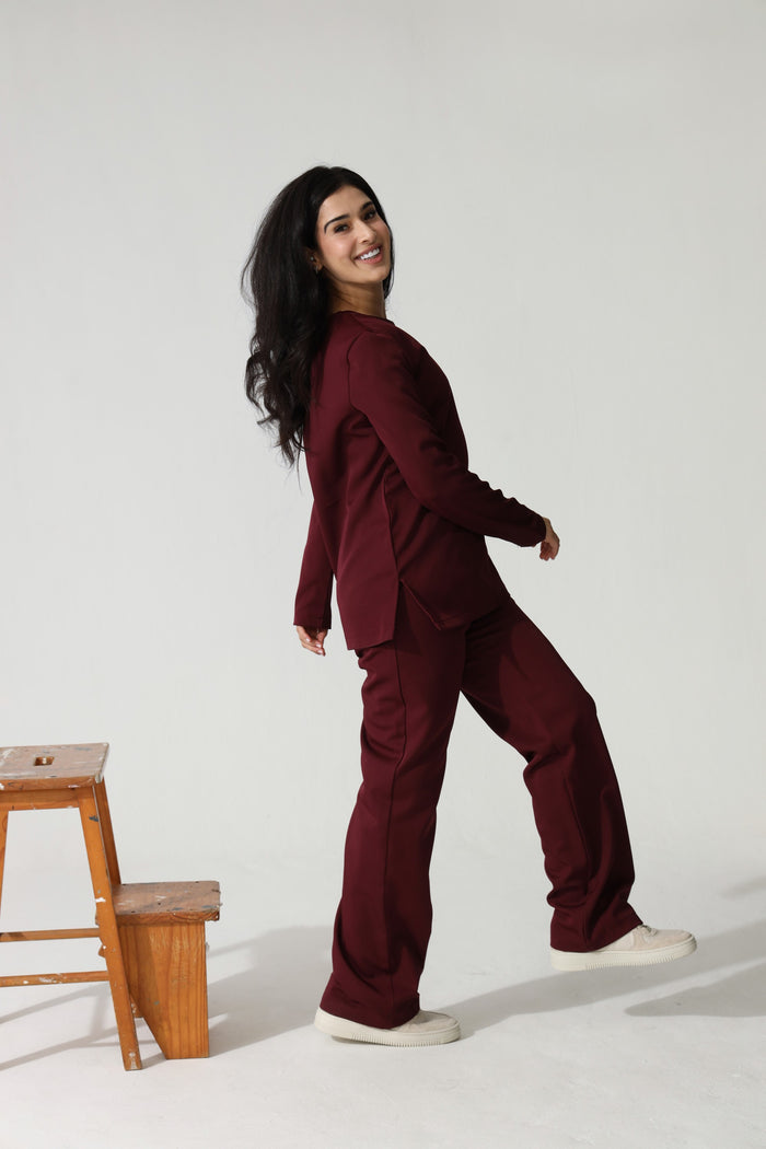 THE LADIES ROUND LONGSLEEVE TOP - Greens Medi Scrubs South Africa - Premium Medical Uniforms & Apparel - Delivery Across SA
