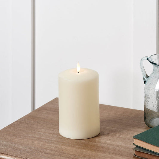 CA23014RCH_Truglow-ivory-rechargeable-led-pillar-candle-15cm_2.jpg
