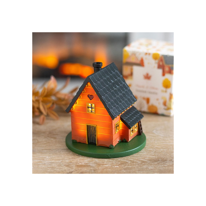 Woodland House LED Light Up Decoration 🇬🇧